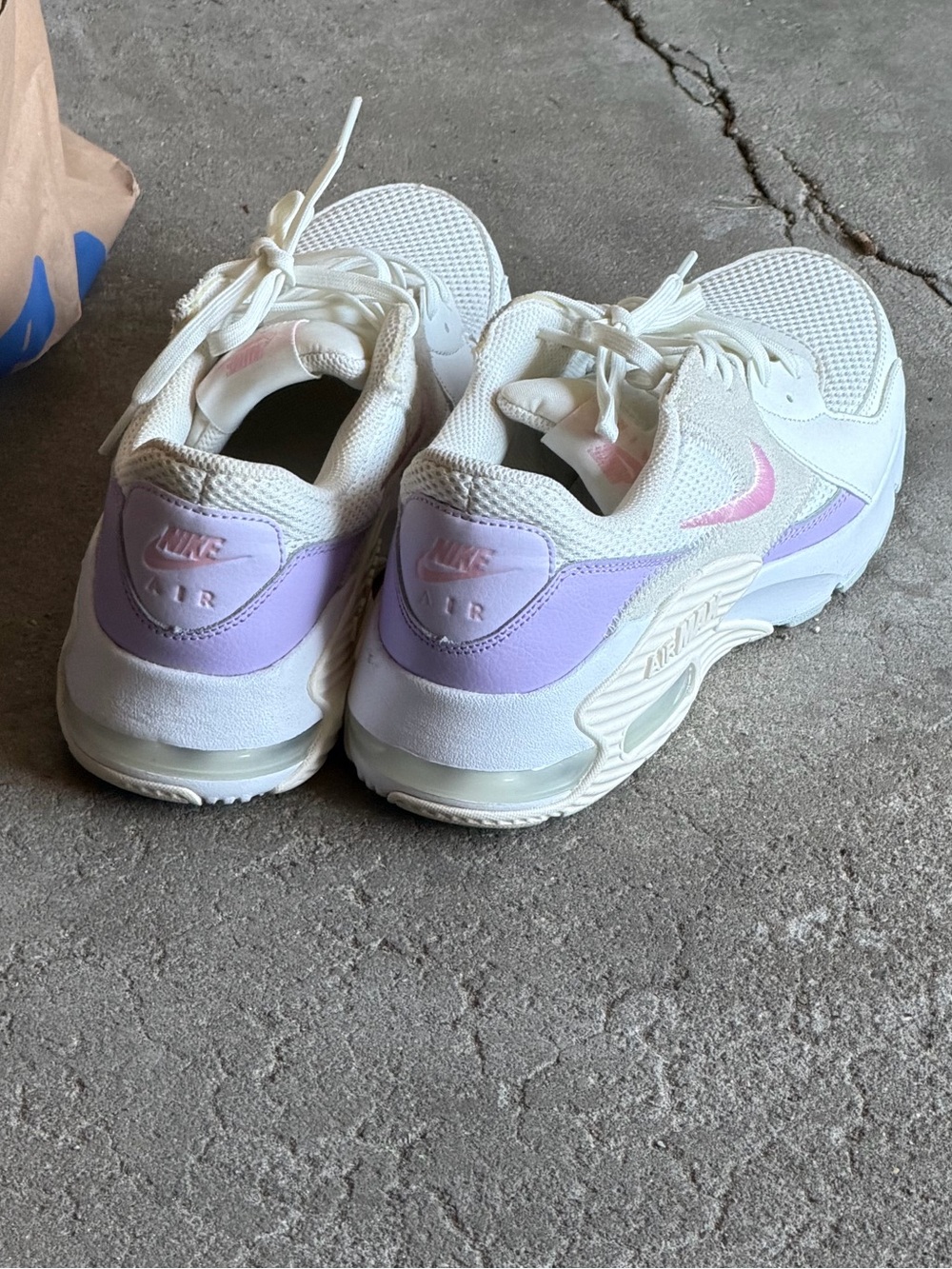 Nike Air max sneaker only worn once - Picture 3 of 3